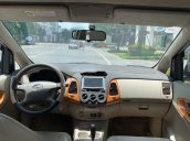 Bán xe Toyota Innova V số tự động 2.0 màu vàng cát rất đẹp