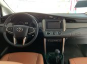 Bán Toyota Innova 2.0E MT 2019, khuyến mãi cực khủng, màu bạc giao ngay. LH: 0943.134.210