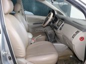 Cần bán xe Toyota Innova E 2.0MT năm sản xuất 2015, màu bạc, 556tr