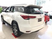 Bán Toyota Fortuner 2019 - đủ màu - giao ngay - Hỗ trợ 50% trước bạ