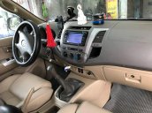 Bán Toyota Fortuner 2011, màu xám, xe gia đình 