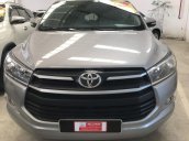 Bán Toyota Innova E năm sản xuất 2017, màu bạc