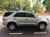 Cần bán gấp Fortuner 2.7 máy xăng, 2 cầu, số tự động