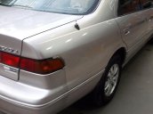 Bán Toyota Camry đời 2000, màu bạc, xe đẹp