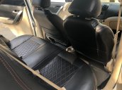 Cần bán xe Chevrolet Aveo 2017 số sàn, màu trắng