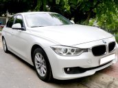 Bán xe BMW 3 Series 320i năm 2012, màu trắng, nhập khẩu biển TP. HCM