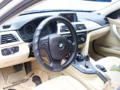 Bán xe BMW 3 Series 320i năm 2012, màu trắng, nhập khẩu biển TP. HCM