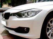 Bán xe BMW 3 Series 320i năm 2012, màu trắng, nhập khẩu biển TP. HCM