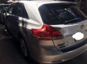 Cần bán Toyota Venza đời 2009, màu bạc, nhập khẩu nguyên chiếc, xe gia đình