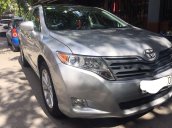 Cần bán Toyota Venza đời 2009, màu bạc, nhập khẩu nguyên chiếc, xe gia đình