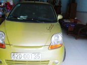 Gia đình bán Chevrolet Spark Van năm 2010, màu vàng chanh