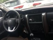 Bán xe Toyota Fortuner 2019, màu trắng, giá 998tr