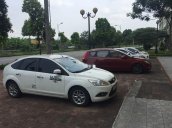 Bán Ford Focus năm 2009, màu trắng, xe còn mới, giá tốt