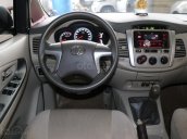 Bán xe Toyota Innova E 2.0MT đời 2016, màu bạc