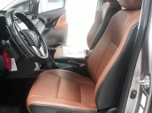 Bán Toyota Innova 2.0E màu nâu titan số sàn sản xuất 2017, biển Sài Gòn 1 chủ