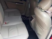 Bán ô tô Toyota Camry 2.0E đời 2014, màu đỏ chính chủ