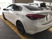 Bán Kia Cerato 1.6MT màu trắng, sản xuất 2017 biển Sài Gòn đi 29000km xe đẹp