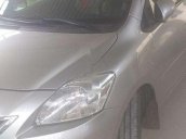 Cần bán xe Toyota Vios đời 2011, màu bạc, chính chủ