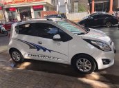 Bán Chevrolet Spark AT năm sản xuất 2015, màu trắng, số tự động