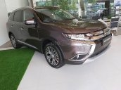 Bán ô tô Mitsubishi Outlander 2.0 CVT Premium đời 2019, màu nâu, 909tr