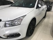 Bán xe Chevrolet Cruze LT sản xuất 2017, màu trắng