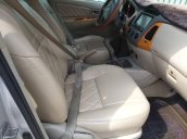 Gia đình bán xe Toyota Innova năm 2010, màu bạc, giá chỉ 415 triệu