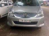 Bán ô tô Toyota Innova G đời 2009, màu bạc số sàn