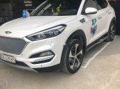 Cần bán Hyundai Tucson đời 2017, màu trắng, giá tốt