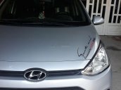 Chính chủ bán Hyundai Grand i10 sản xuất năm 2017, màu bạc, nhập khẩu