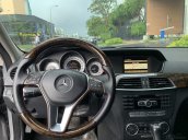 Cần tiền bán Mercedes C200 như mới