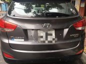 Gia đình bán Hyundai Tucson năm sản xuất 2010, màu xám 