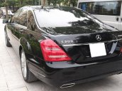 Cần bán Mercedes S300 2011, số tự động, màu đen