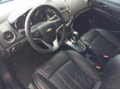 Bán xe Chevrolet Cruze LTZ 1.8AT đời 2017, màu đen, xe đẹp