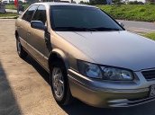 Cần bán gấp Toyota Camry 3.0 V6 đời 2001, màu vàng, nhập khẩu 