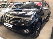 Cần bán lại xe Toyota Fortuner G đời 2016, màu đen số sàn, 870tr