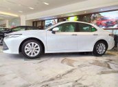 Bán Toyota Camry 2.0G 2019, màu trắng, xe nhập. Giao ngay