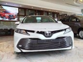 Bán Toyota Camry 2.0G 2019, màu trắng, xe nhập. Giao ngay