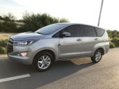 Bán ô tô Toyota Innova 2.0E 2017, màu bạc chính chủ