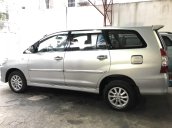 Bán ô tô Toyota Innova 2.0GAT màu bạc, ít sử dụng, giá 590 triệu đồng