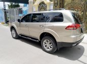 Cần bán Mitsubishi Pajero 2016 tự động vàng hoàng kim cực đẹp