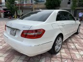 Bán xe Mercedes E250 năm 2011, màu trắng