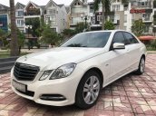 Bán xe Mercedes E250 năm 2011, màu trắng