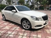 Bán xe Mercedes E250 năm 2011, màu trắng