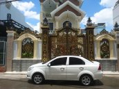 Bán Chevrolet Aveo 2017 số sàn, trắng thể thao rất mới