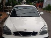 Cần bán gấp Daewoo Nubira đời 2002, màu trắng