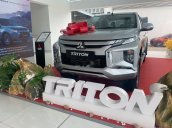 Bán Mitsubishi Triton 4x2AT đời 2018, màu bạc, nhập khẩu 