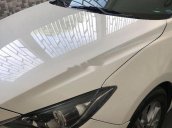 Bán Mazda 3 năm 2017, màu trắng, chính chủ