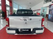 Bán Mitsubishi Triton 4x2AT đời 2018, màu bạc, nhập khẩu 