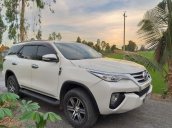 Cần bán xe Toyota Fortuner năm 2017, màu trắng, nhập khẩu nguyên chiếc  