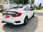 Cần bán gấp Honda Civic 2017, màu trắng